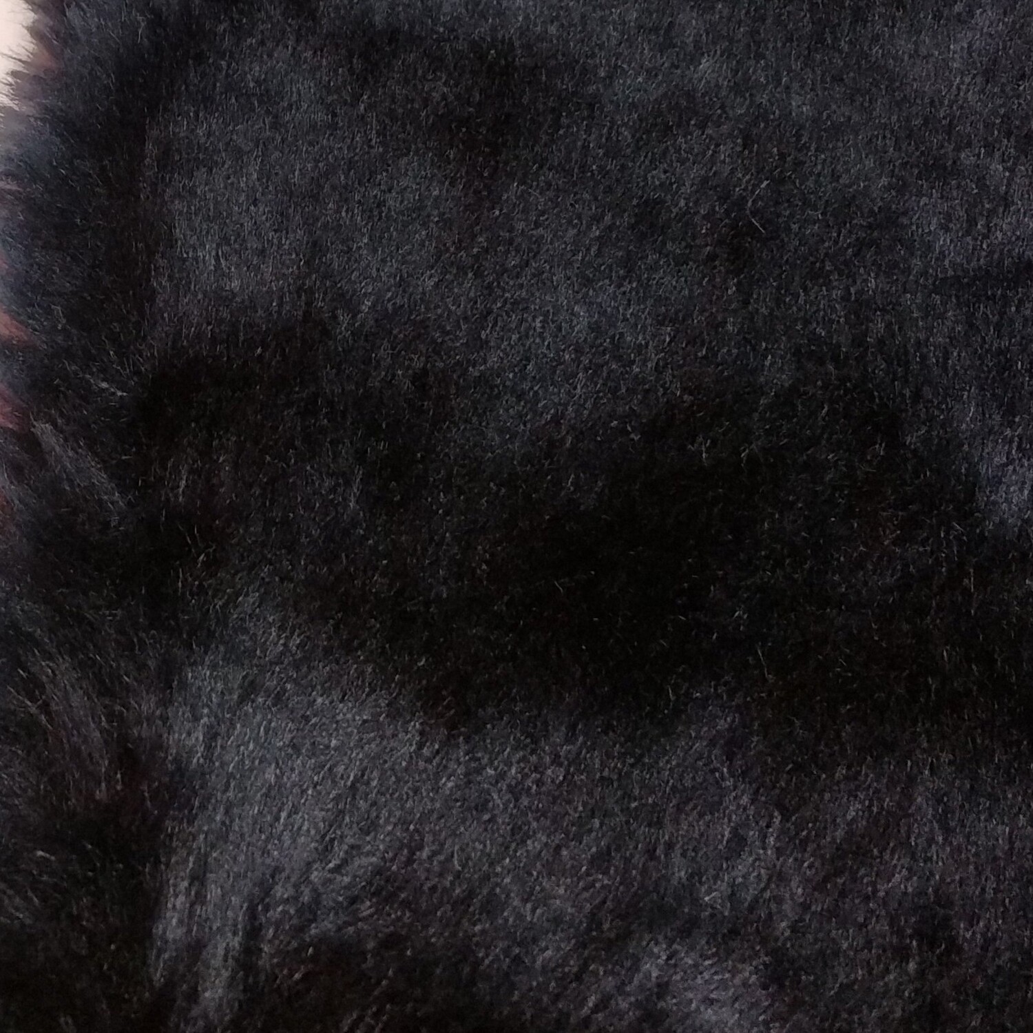 Pelo Sintético Preto Azulado