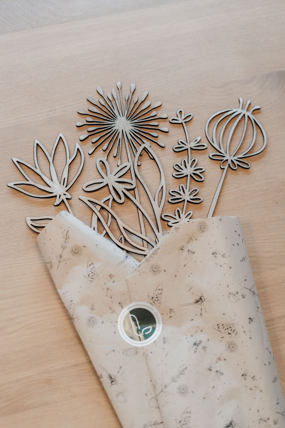 Houten boeket bloemen voor moederdag