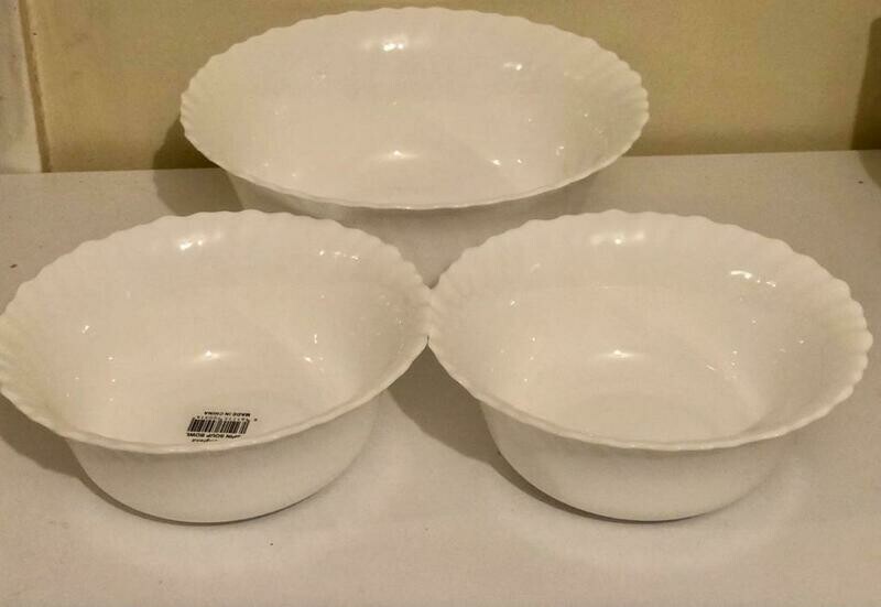 Redberry 3 piece set bowls 1 large serving bowl and 2 small salad bowls