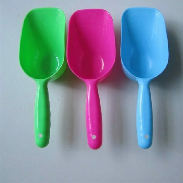 Plastic food scoop