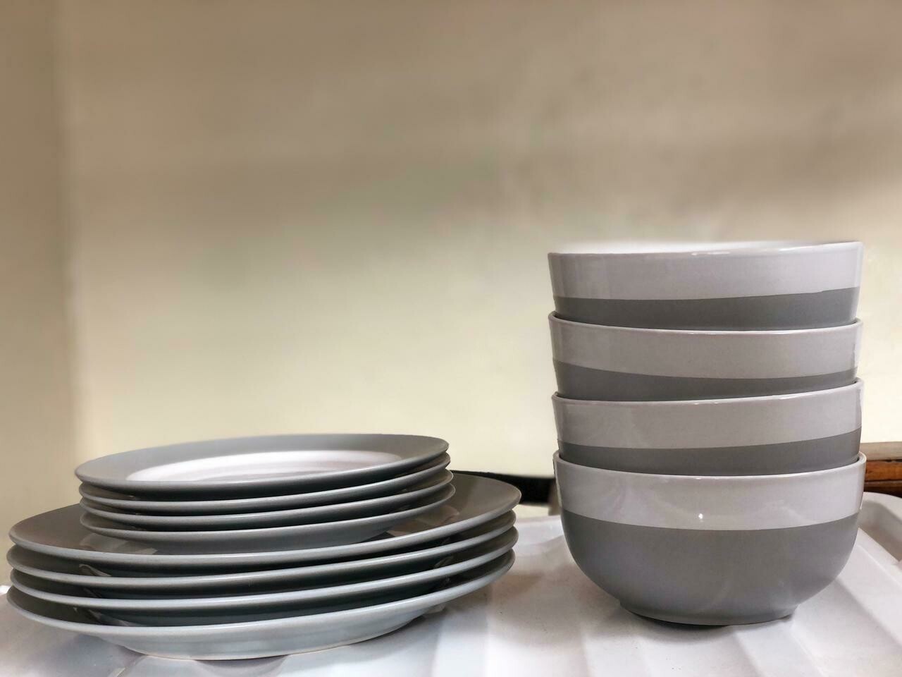 Ceramic Dinner set 12PC Set ,4pcs Dinner Plates,4 Bowls,4 side plates or 4 mugs