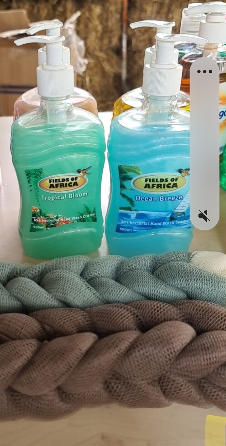 Fields of Africa hand wash 3 pcs offer. With free CEO bath scrub