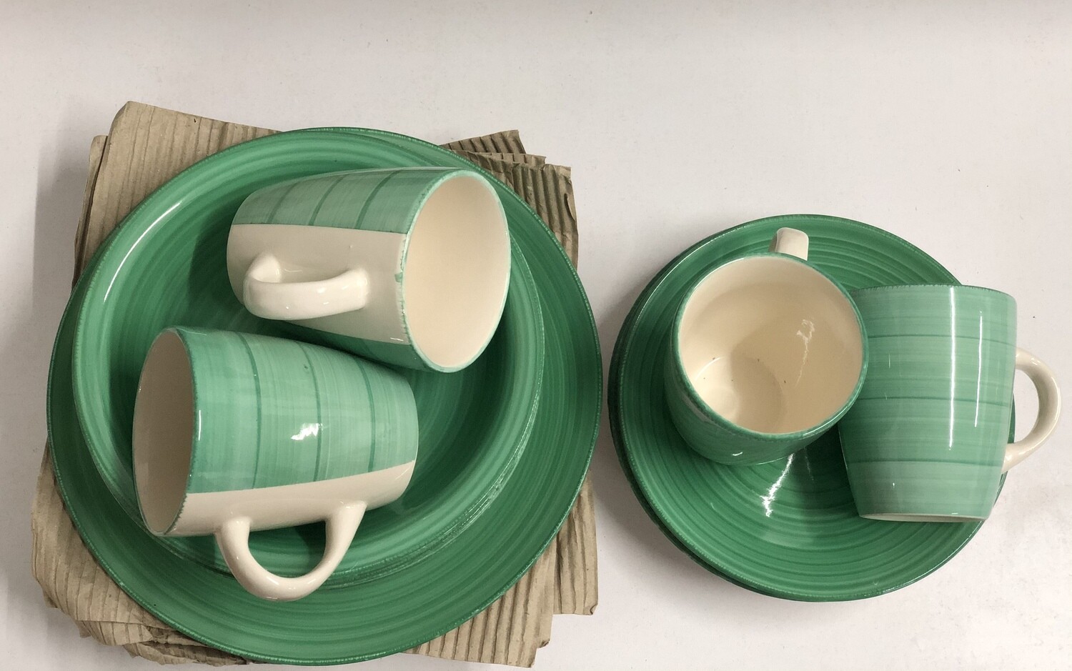 Ceramic dinner set 16 piece with 4bowls, 4sideplates, 4soup mug, 4dinner plates K60
