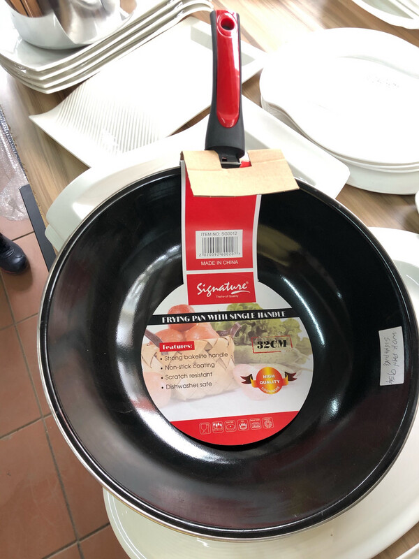 Wok pan Signature Wok pan Nonstick Woks and Stirfry Pans 32cm