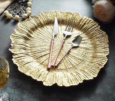 Acrylic Charger plates 32cm golden with many designs. gift wrap plate