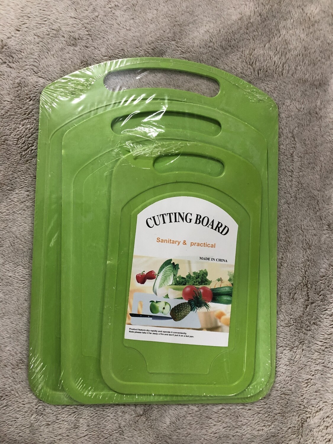 Plastic Chopping board set of 3. L35X24CM/M30x21cm/25x15cm in colors green white yellow.