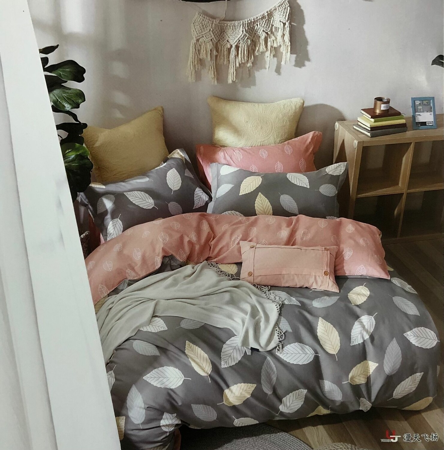 CIH King Size 6*6 4pc Bedsheet 100% cotton 200TC- 2 flat sheets,2 pillow cases (one shade) print AC