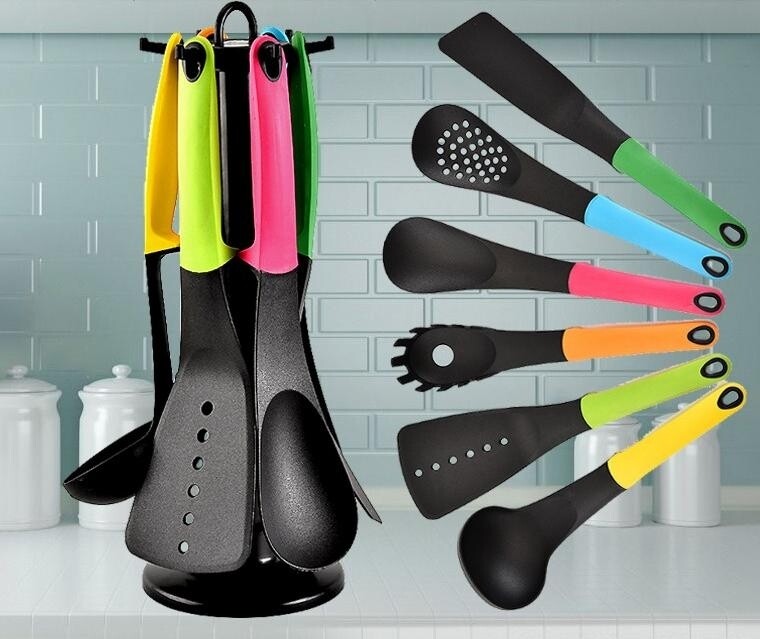 Multi colored cooking spoon set. Comes with a 360degree rotating hanging rack