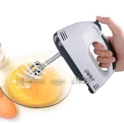 Electric scarlet 7-speed handmixer with extra dough beaters Electric scarlet 7-speed handmixer with extra dough beaters