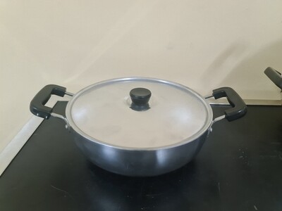 Redberry belly cooking pot Karai with lid. size 28cm