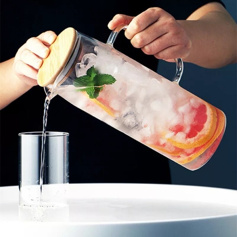 Elegant 1.5 Liter Clear Glass Carafe with Airtight Bamboo Lid - Large Capacity Glass Jug