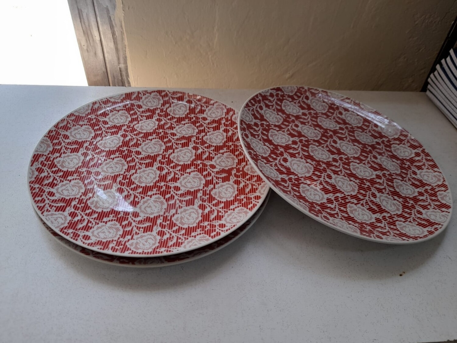 Spiral double colour 10.5&quot; ceramic plate 3pcs red &amp; white #20480
