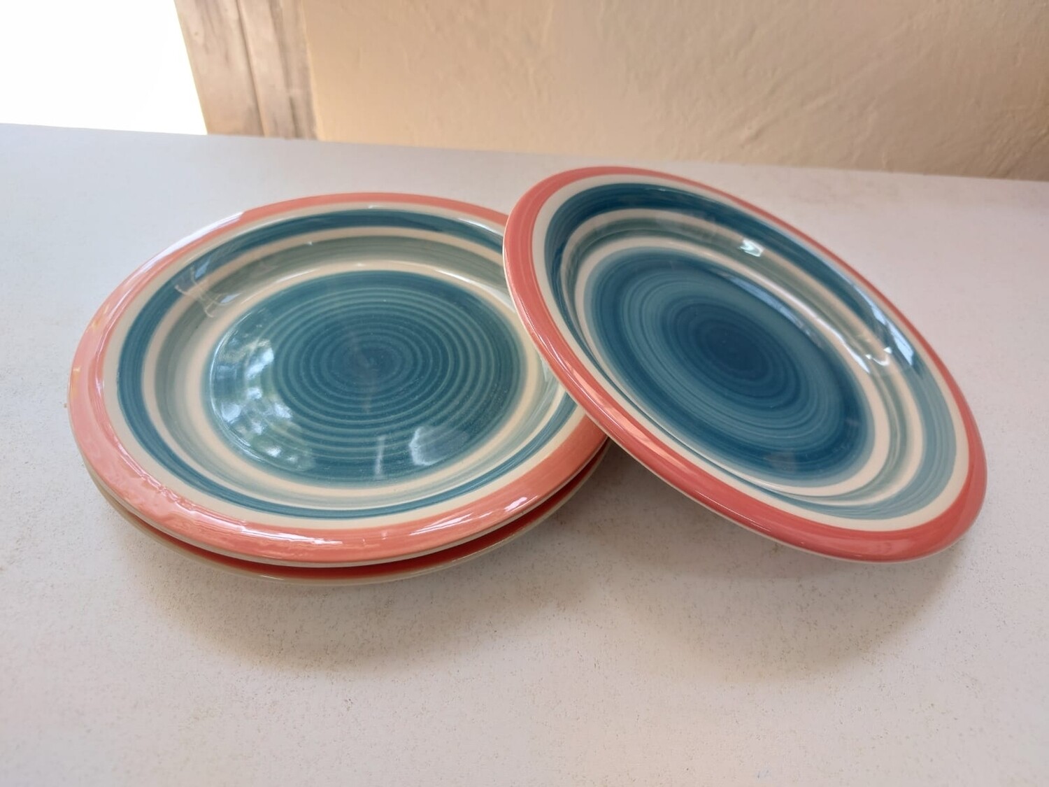 Spiral multi coloured 10.5&quot; ceramic plates 3pcs #22665
