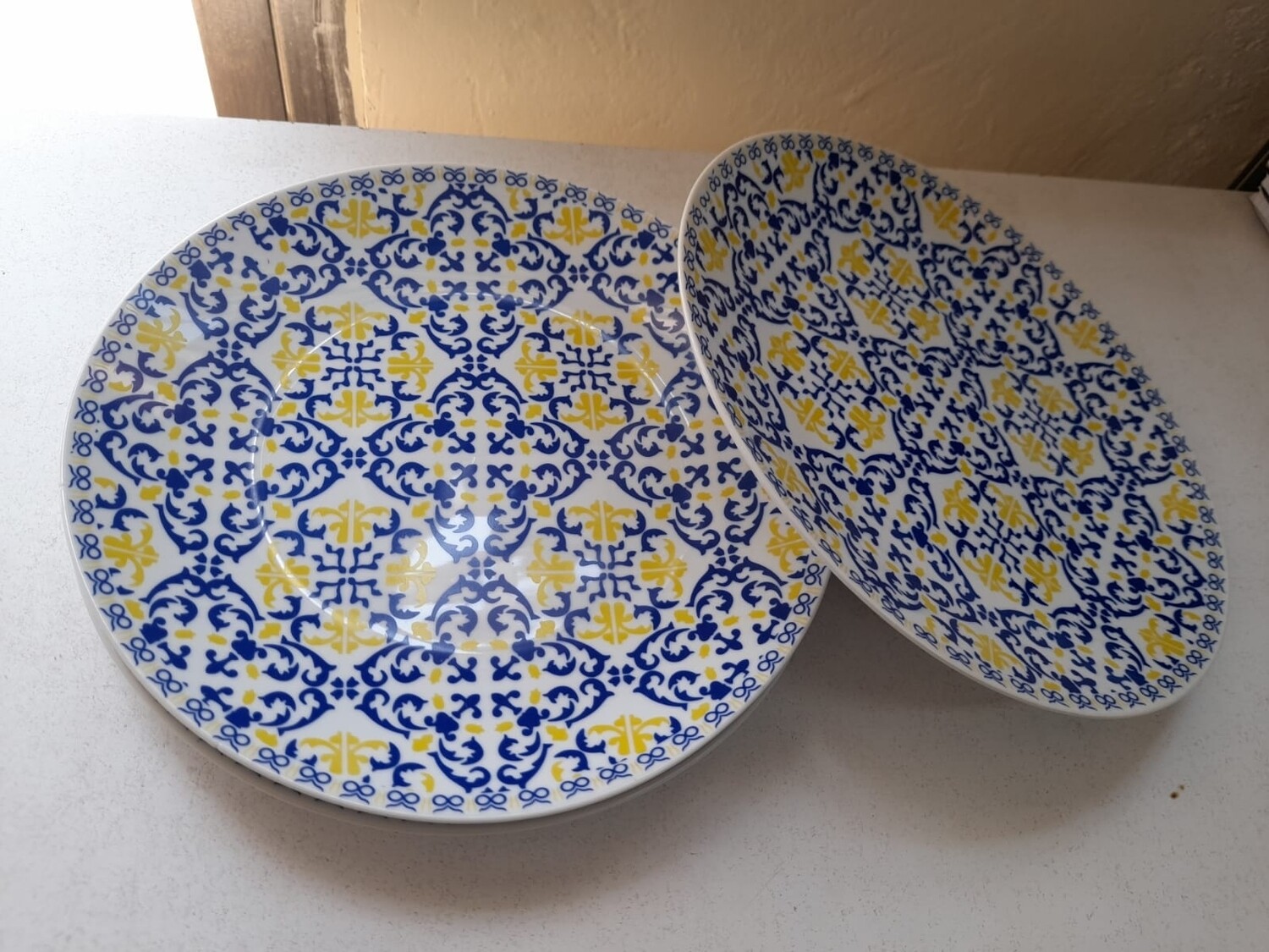 Spiral multi coloured 10.5&quot; ceramic plates 3pcs #20489