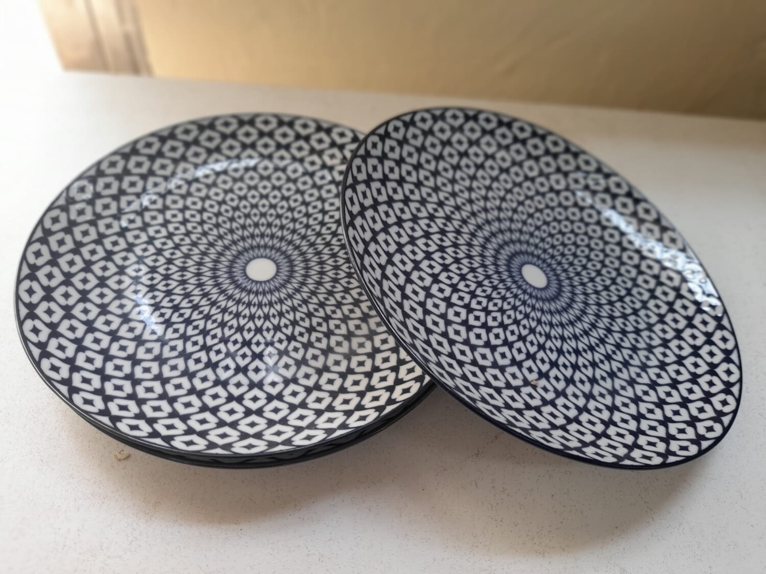 Ceramic 8&quot; side plates 3pcs white &amp; blue #22821