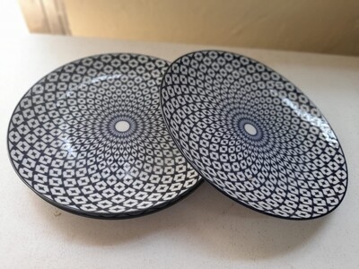 Ceramic 8&quot; side plates 3pcs white &amp; blue #22821