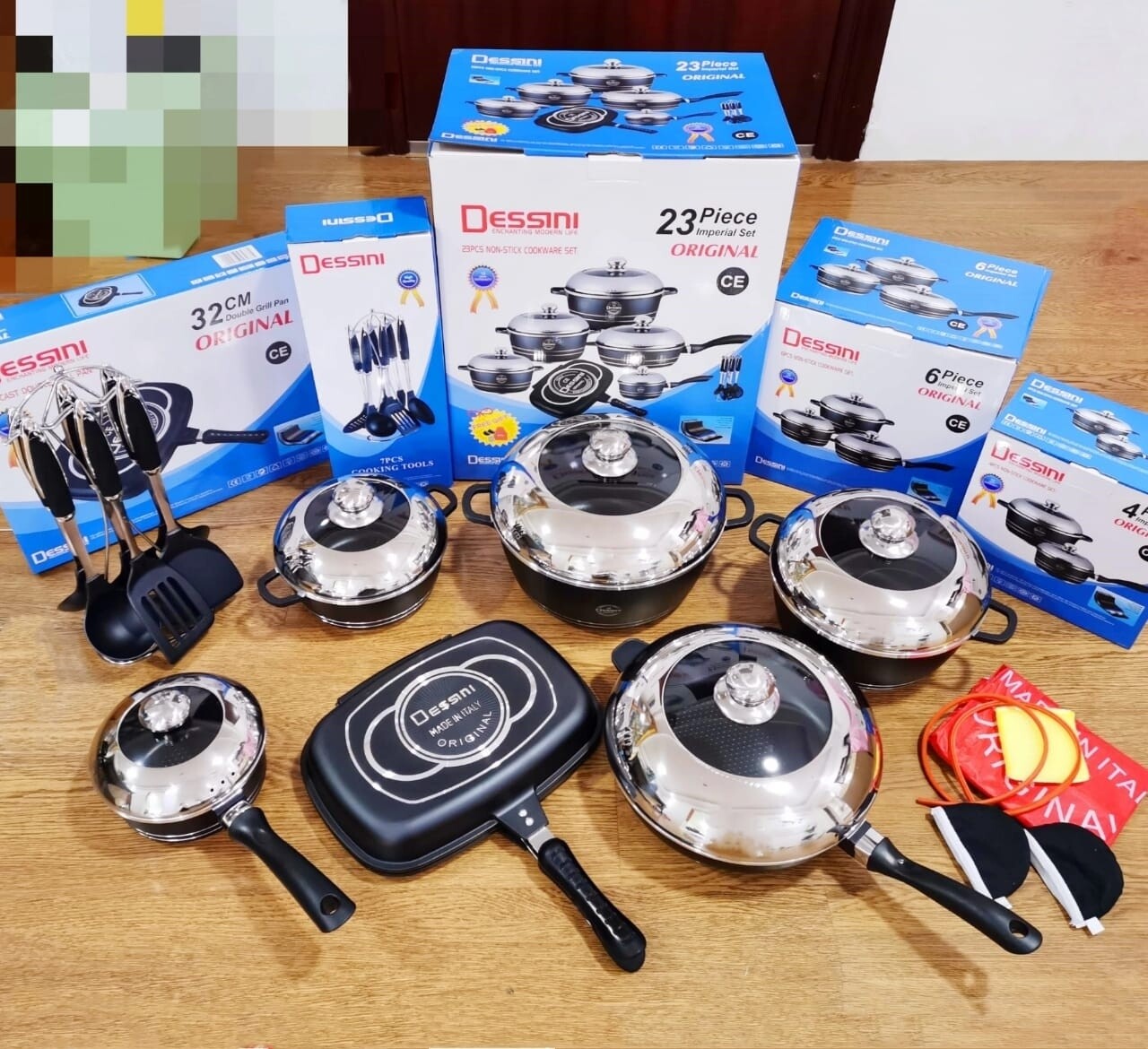 Dessini Regina 23 pcs die cast & non stick cookware set with double