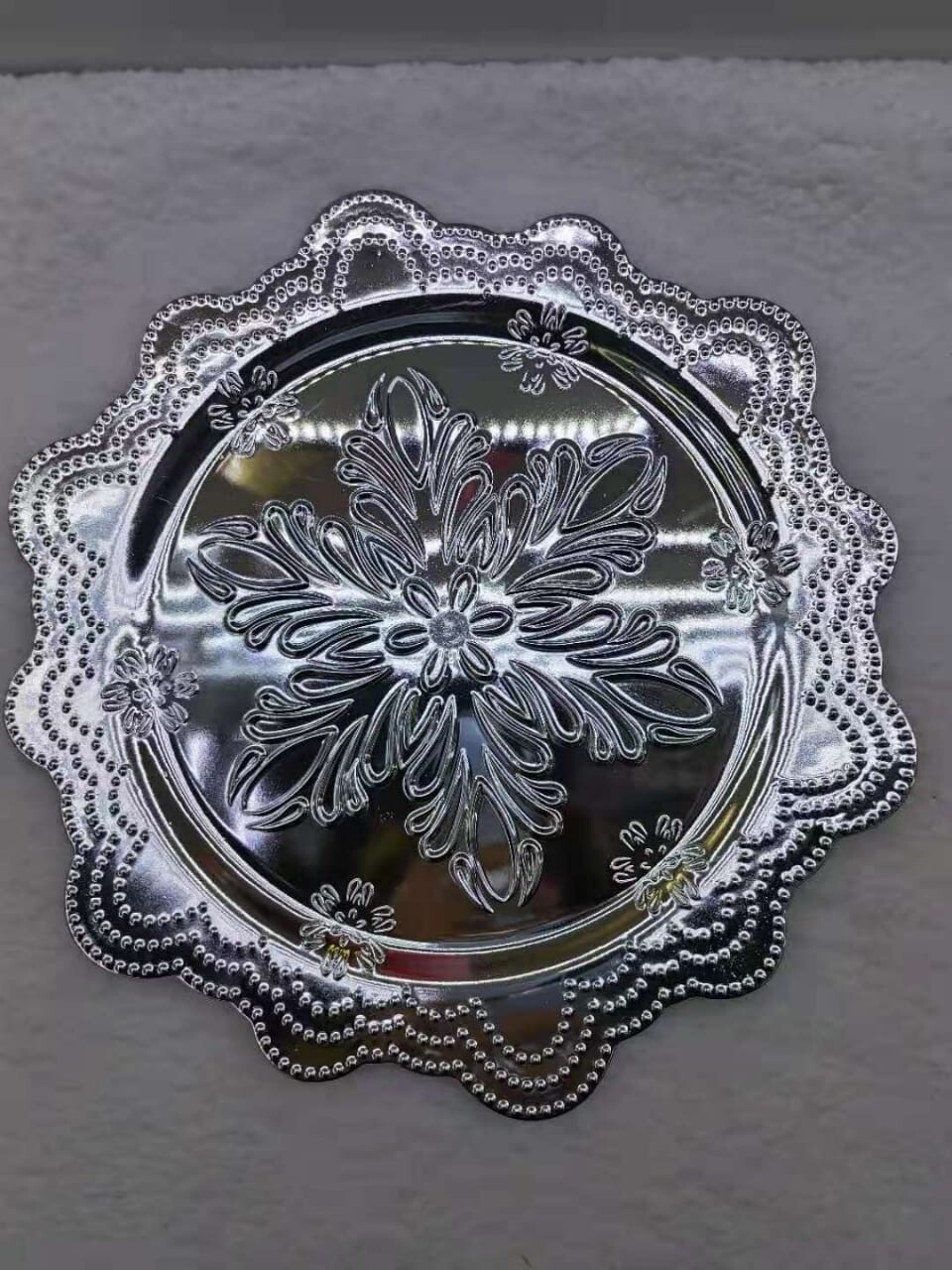 Silver Charger plates 32cm with many design. use in gift wrap
