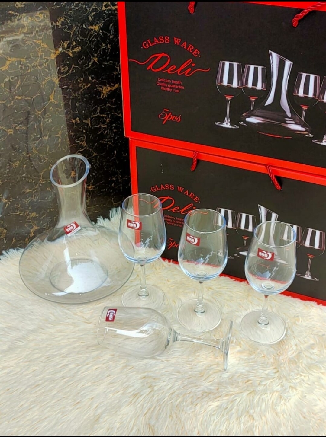 Deli 5pcs wine set. Decanter 1.7L &amp; 4pcs wine glasses