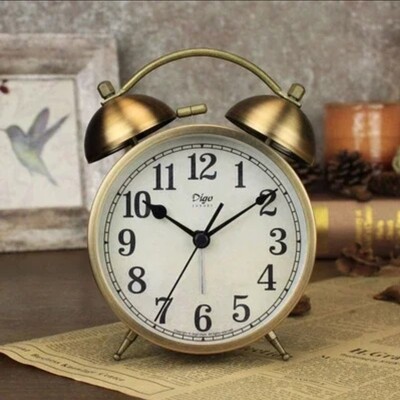 Vintage New York decor alarm clock. size 10.9x15x5.2cm
