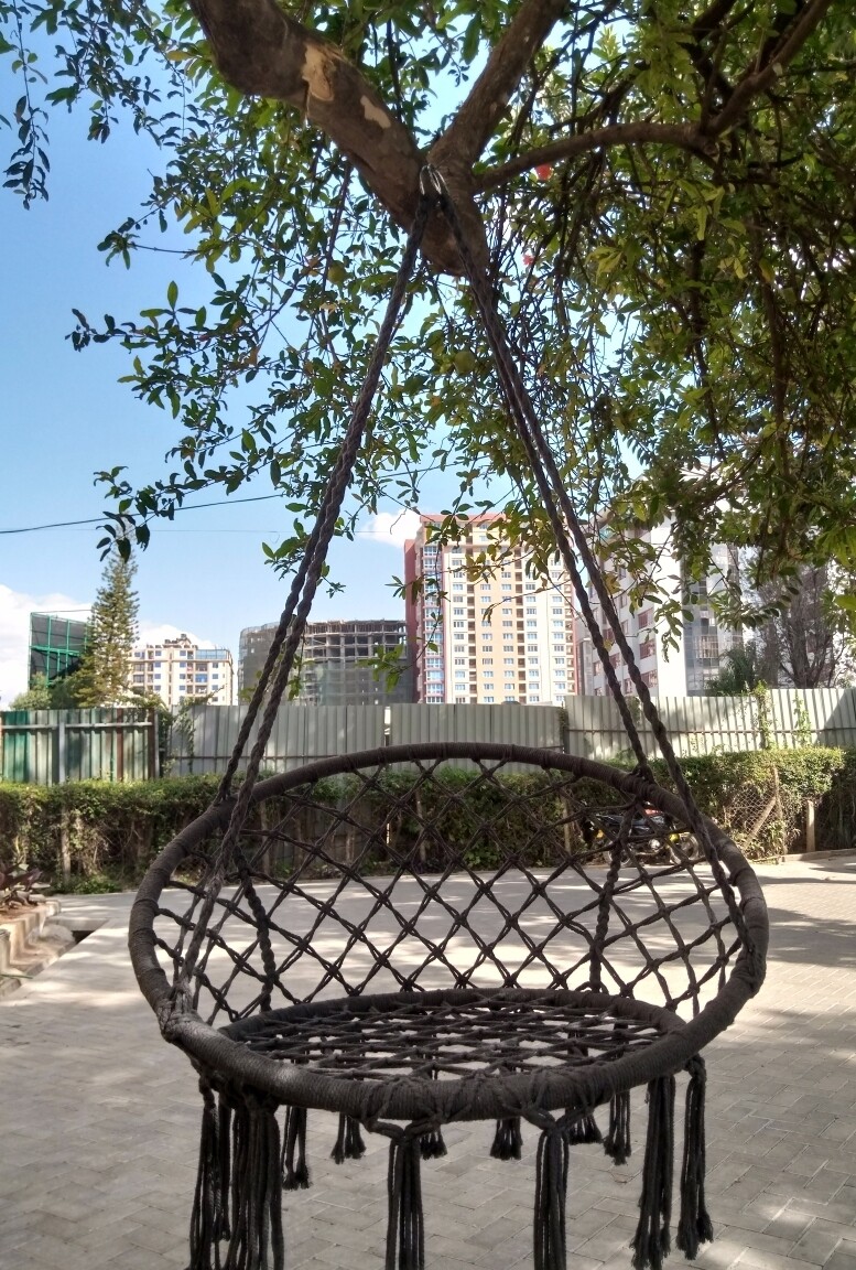 Outdoor swing Comes with heavy duty metal swing hangers 180kg capacity BLACK