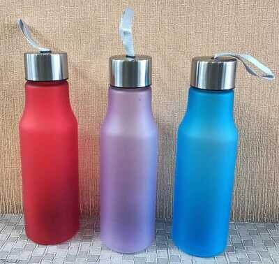Water bottle with silver cover and carry rope 600ml