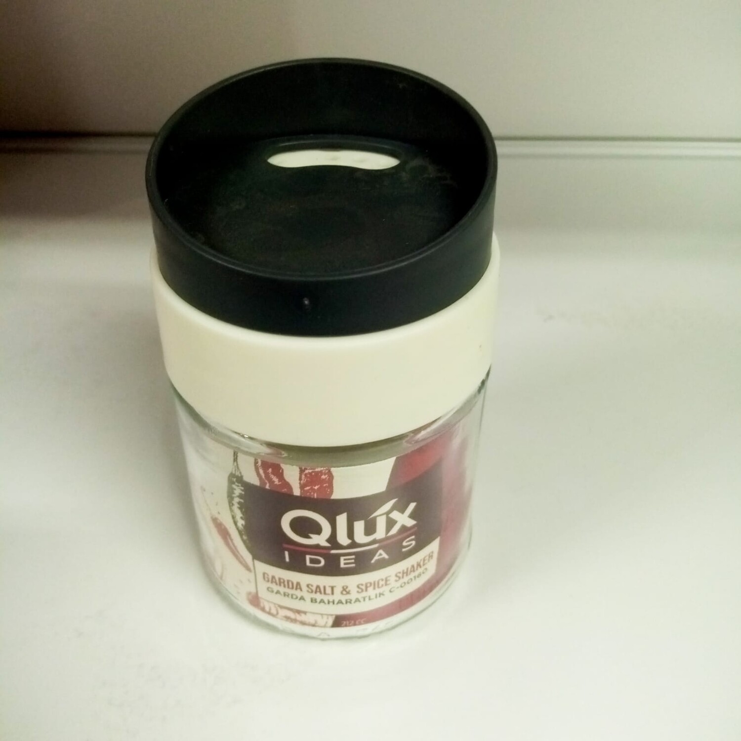 Qlux Glass salt shaker 212ml C-00160