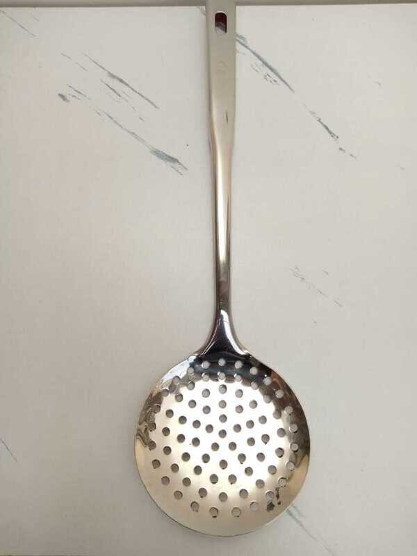 Vinod stainless steel Queen Skimmer Smaller