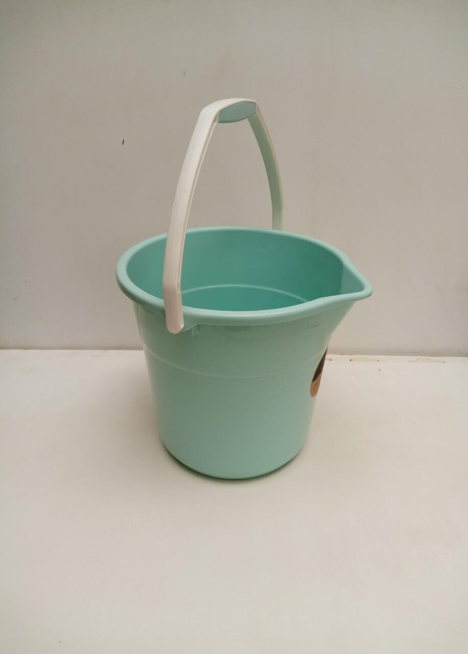 City Life Bucket With Sprout 9.5L #T-3313