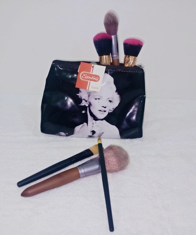 Ess 2pc Toilet Bag Brush Print 17cmx10cm #cm4s