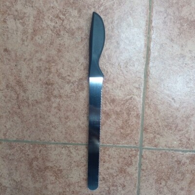 Stainless steel Bread knife black handle 37cm