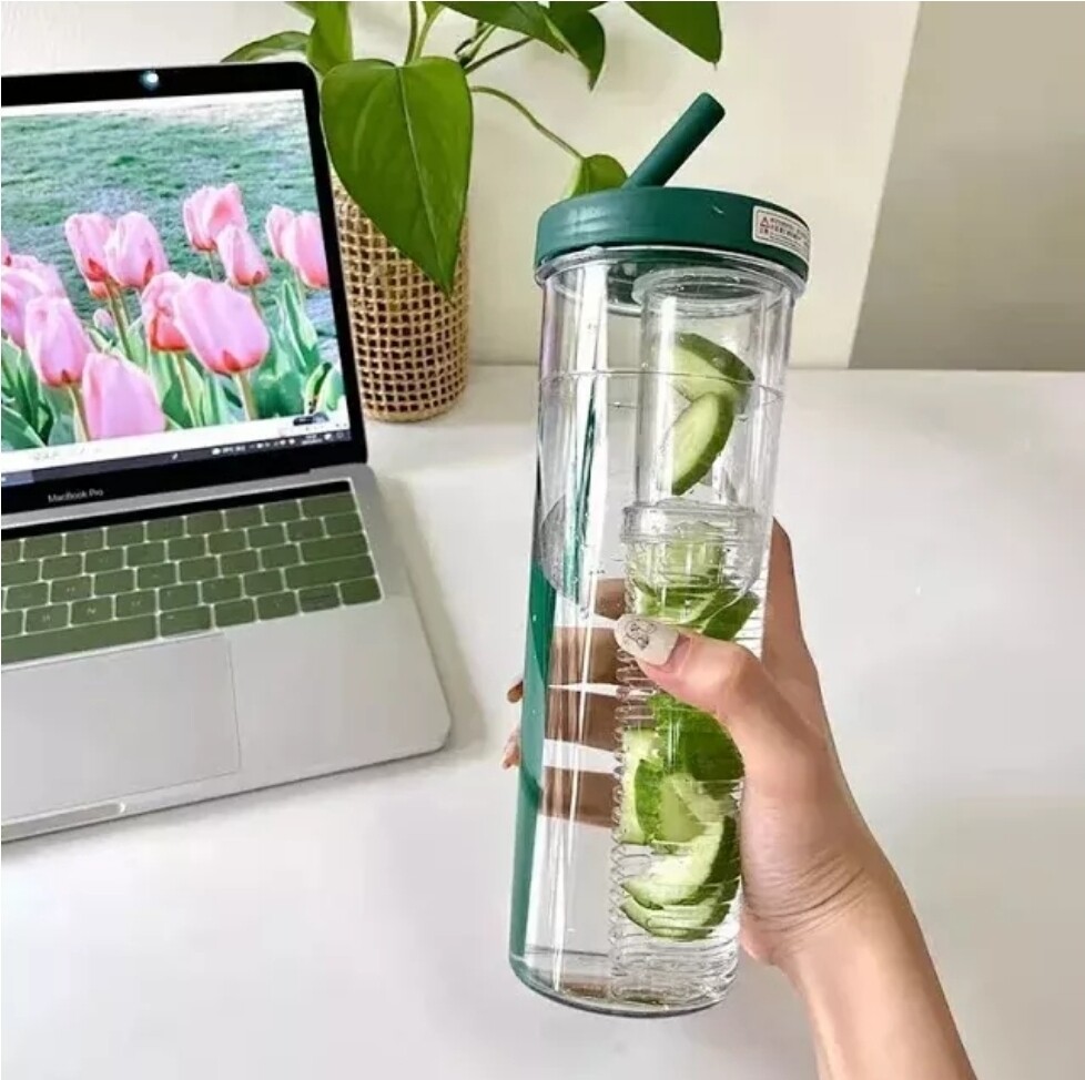 Modern design water bottle Fruit Infusion Water Bottle with straw 700ml GREEN