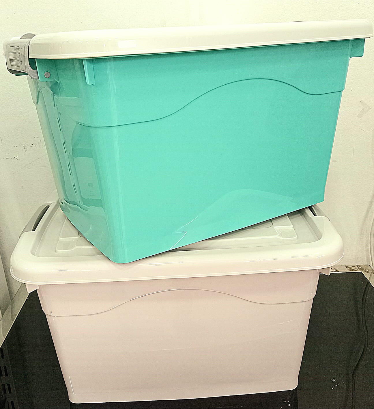 Plastic storage Container 170L with Lid and wheels. suitable for office, Bedrrom, kids toys