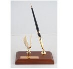 1 Pen  Holder, eagle with wooden base 1782(W)