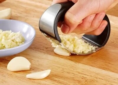 Foetest Garlic Press Ginger Rocker Crusher Squeezer Onion Slicer Mincer Chopper with Ergonomic Handle - Alloy Steel and ABS Construction