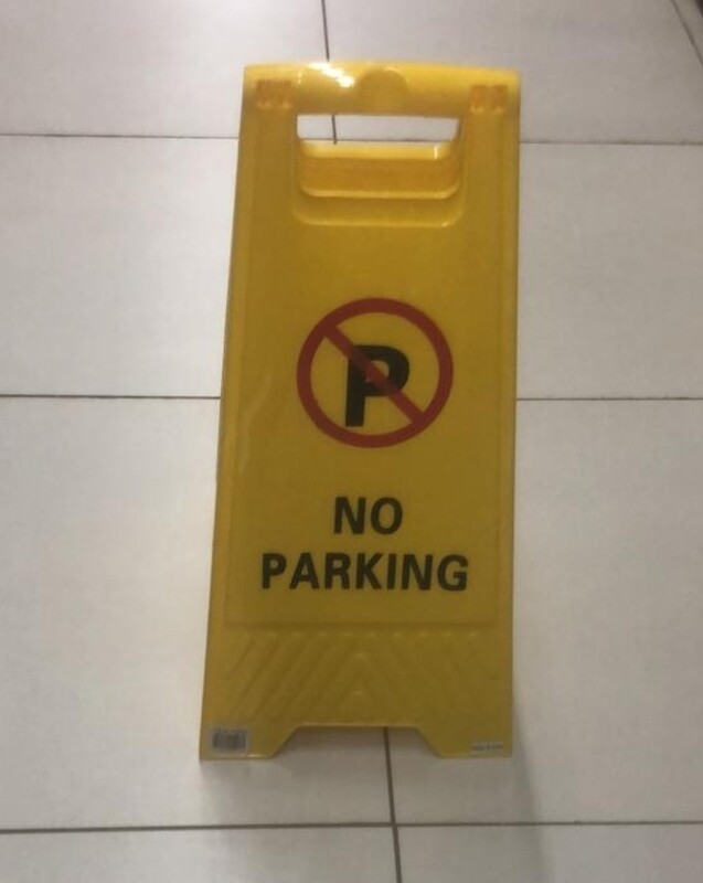 Foldable Warning Signs 'NO PARKING'