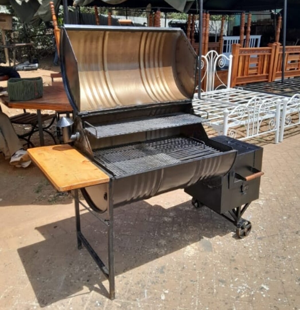 Large Movable BBQ PIT Offset Smoker & Grill Combo - Made in Kenya