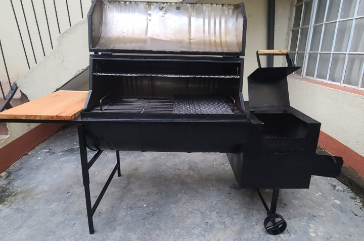 Large Movable Smoker &amp; Grill BBQ Set