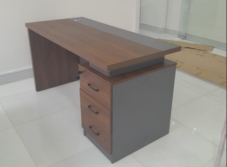 Wooden Office Desk 1.4M With 3 Drawers RY-641
