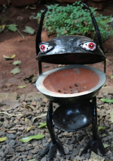 UFO Space Heater: Small Patio &amp; Outdoor Dining Cozy Solution