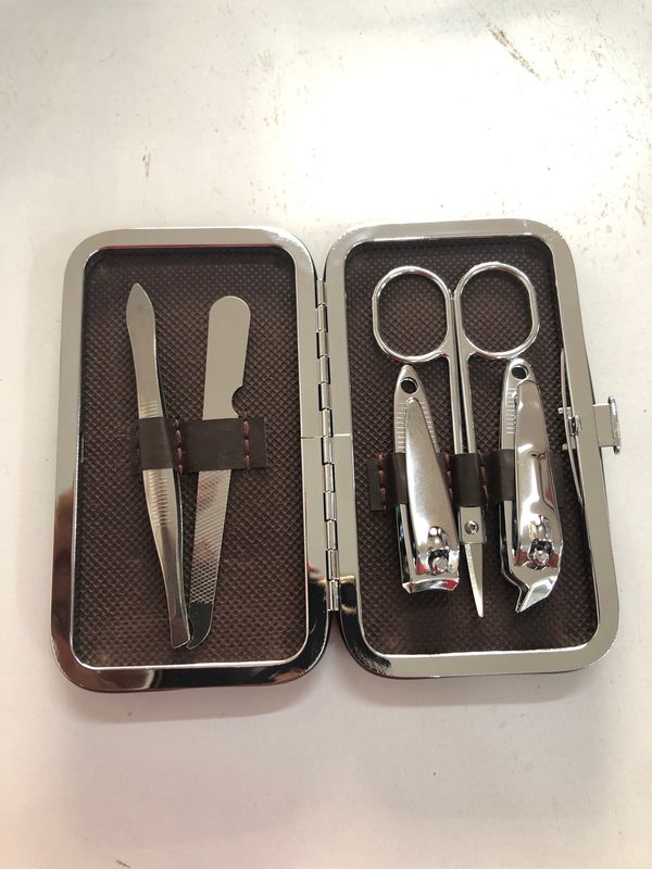 Manicure Set With Nail Cutter,twizzer,scissors, Set Of 5
