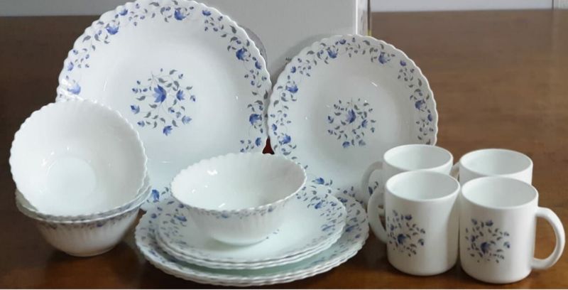 RedBerry 16pc Dinner set white with blue flowers 1252