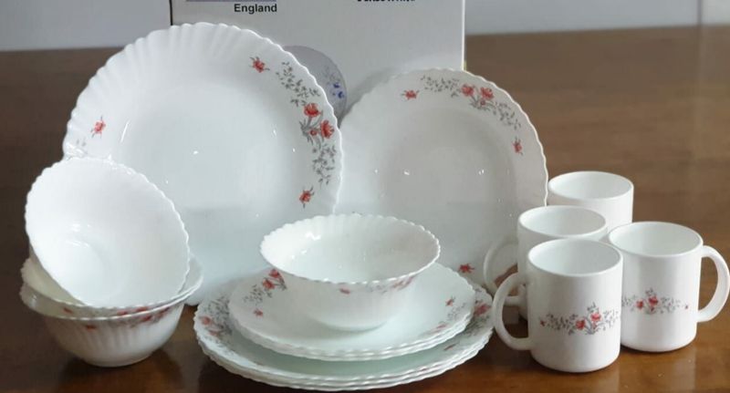 Opal Glass 16pc dinner set Redberry 16pc Dinnerware  set white &amp; flowers #1200