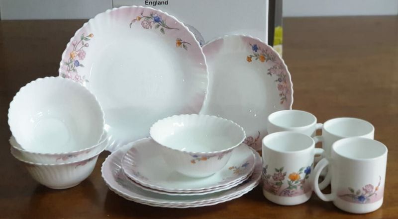 RedBerry 16pc Dinner set white &amp; flowers 2408
