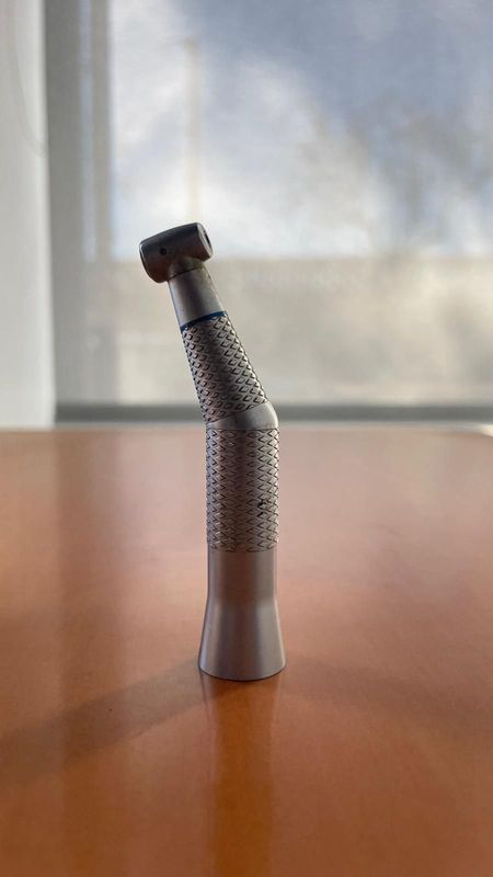 Contraangulo dental
