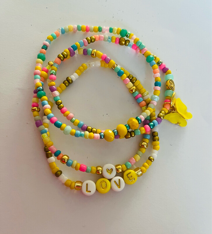 Spring ?? Bracelets 4x 