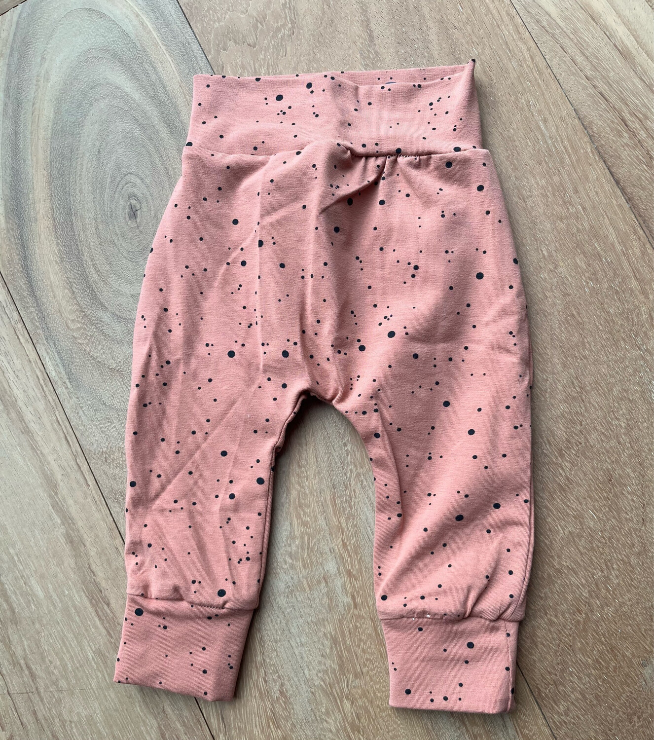 Babybroekje Oudroze Stip 68