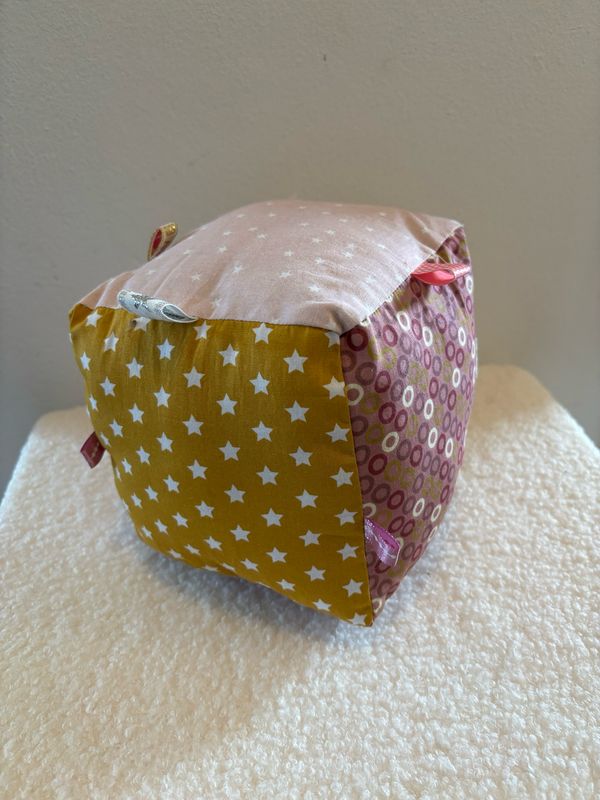 Speelkubus roze