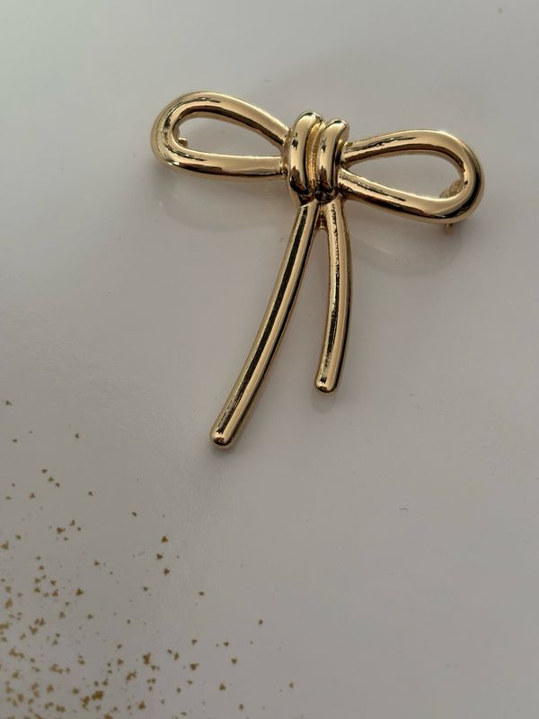 Broche strikje