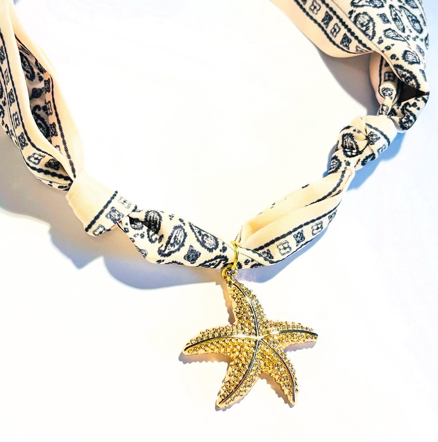 Bandana ketting zeester ?